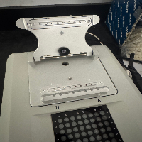 Thermo NanoDrop 8000 UV/Vis Spectrophotometer image 0